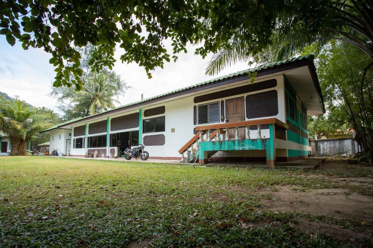 Andaman Peace Resort Ранонг Экстерьер фото