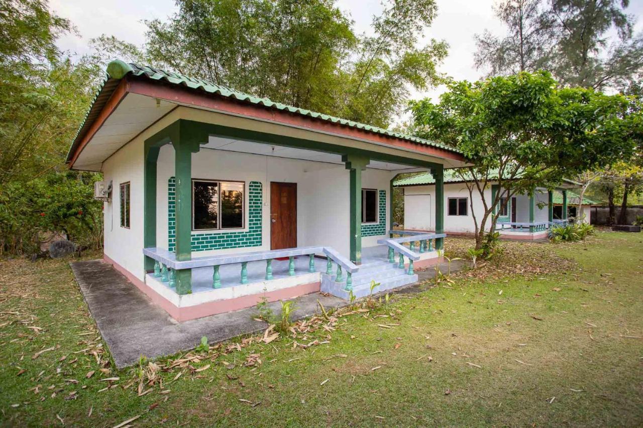 Andaman Peace Resort Ранонг Экстерьер фото