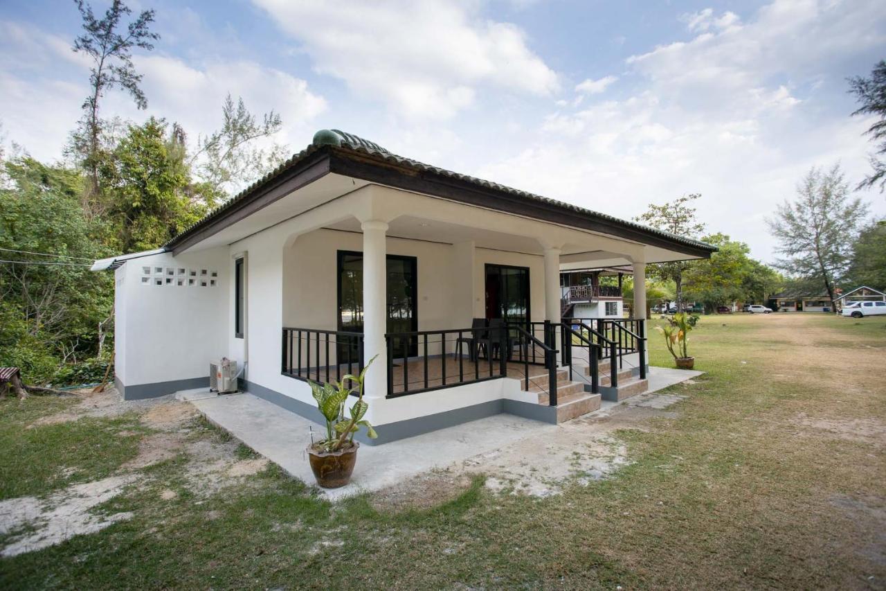 Andaman Peace Resort Ранонг Экстерьер фото